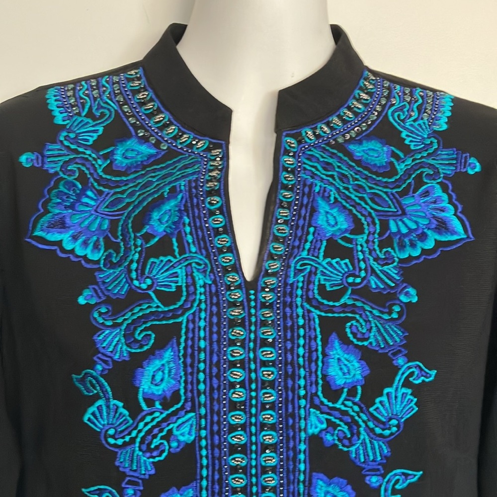 “Looks by Ashwani” tunic top w/gorgeous purple teal embroidery w/ beading